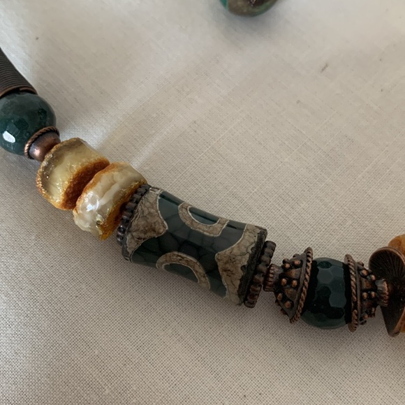 Raw natural Amber one-of-a-kind necklace and earrings set handmade - Picture 5 of 7